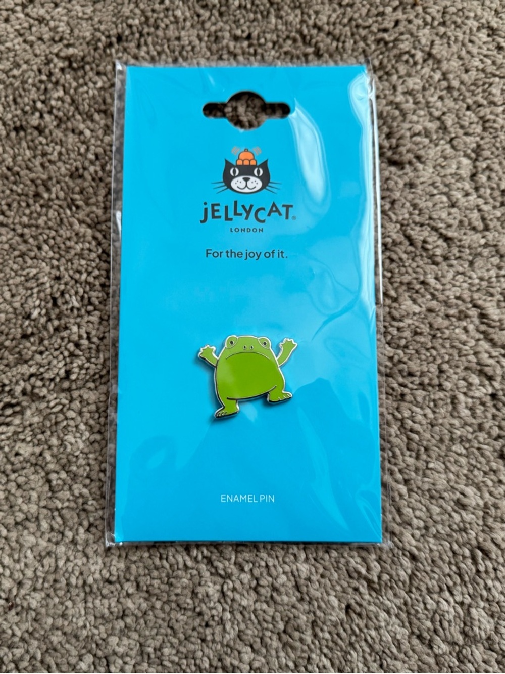 Jellycat Ricky Rain Frog Enamel Pin - Picture 2 of 3